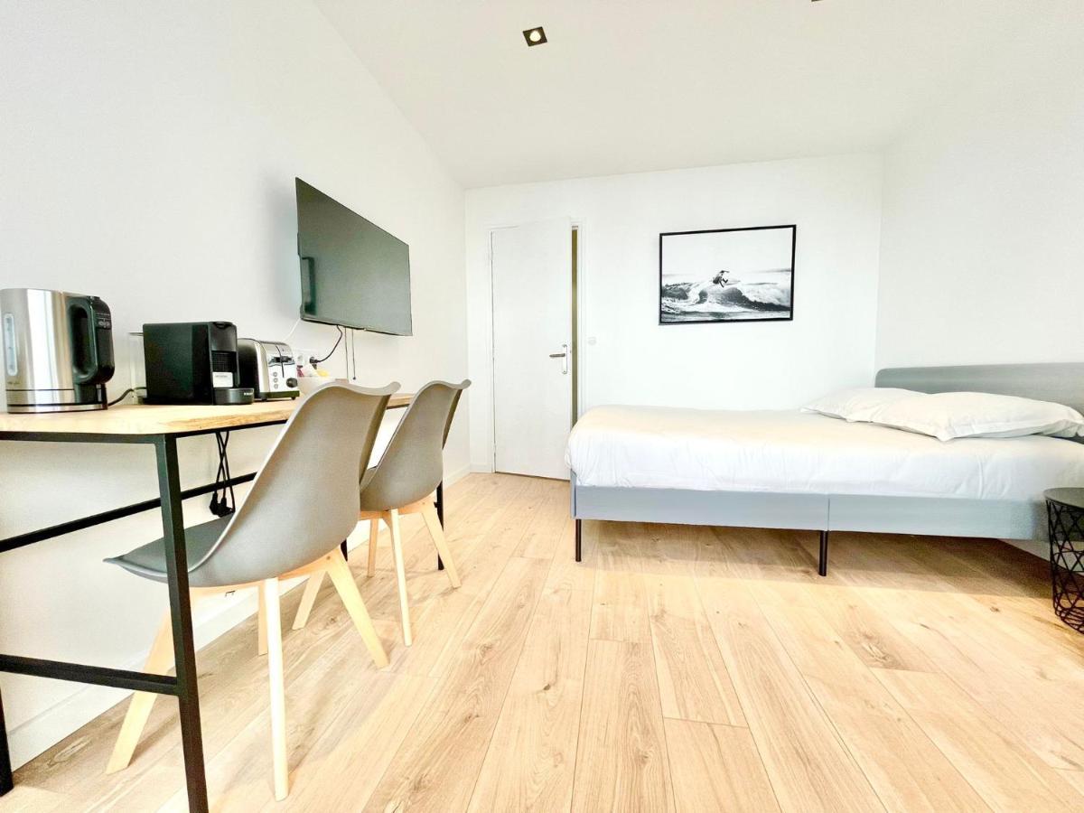 Residence Duguay - Centre Ville - Porte B - Appartements Tout Confort - Neuf - Nouveau Λοριάν Εξωτερικό φωτογραφία
