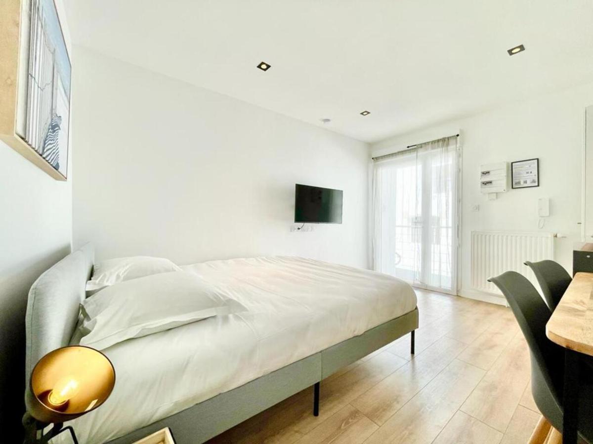 Residence Duguay - Centre Ville - Porte B - Appartements Tout Confort - Neuf - Nouveau Λοριάν Εξωτερικό φωτογραφία