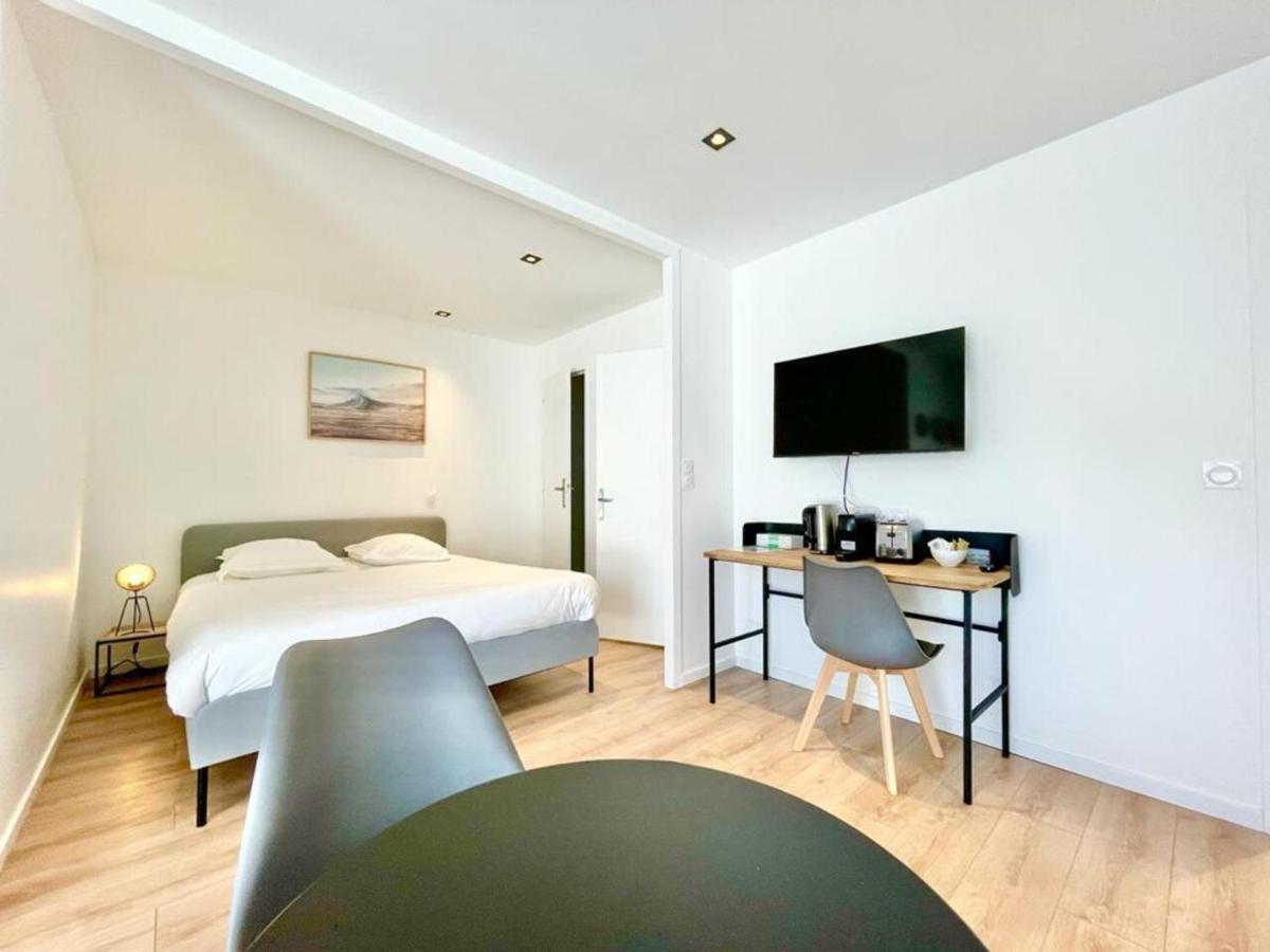 Residence Duguay - Centre Ville - Porte B - Appartements Tout Confort - Neuf - Nouveau Λοριάν Εξωτερικό φωτογραφία